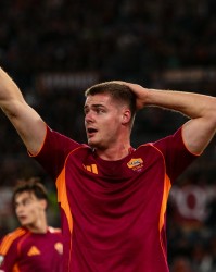 华体会-迪马：那不勒斯联系埃文·弗格森经纪人，观察罗马是否会终止租借