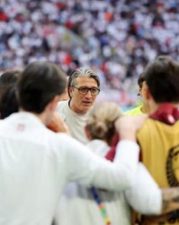 华体会-三狮在苟，瑞士在攻，最佳教练怎样“输给”最差教练？